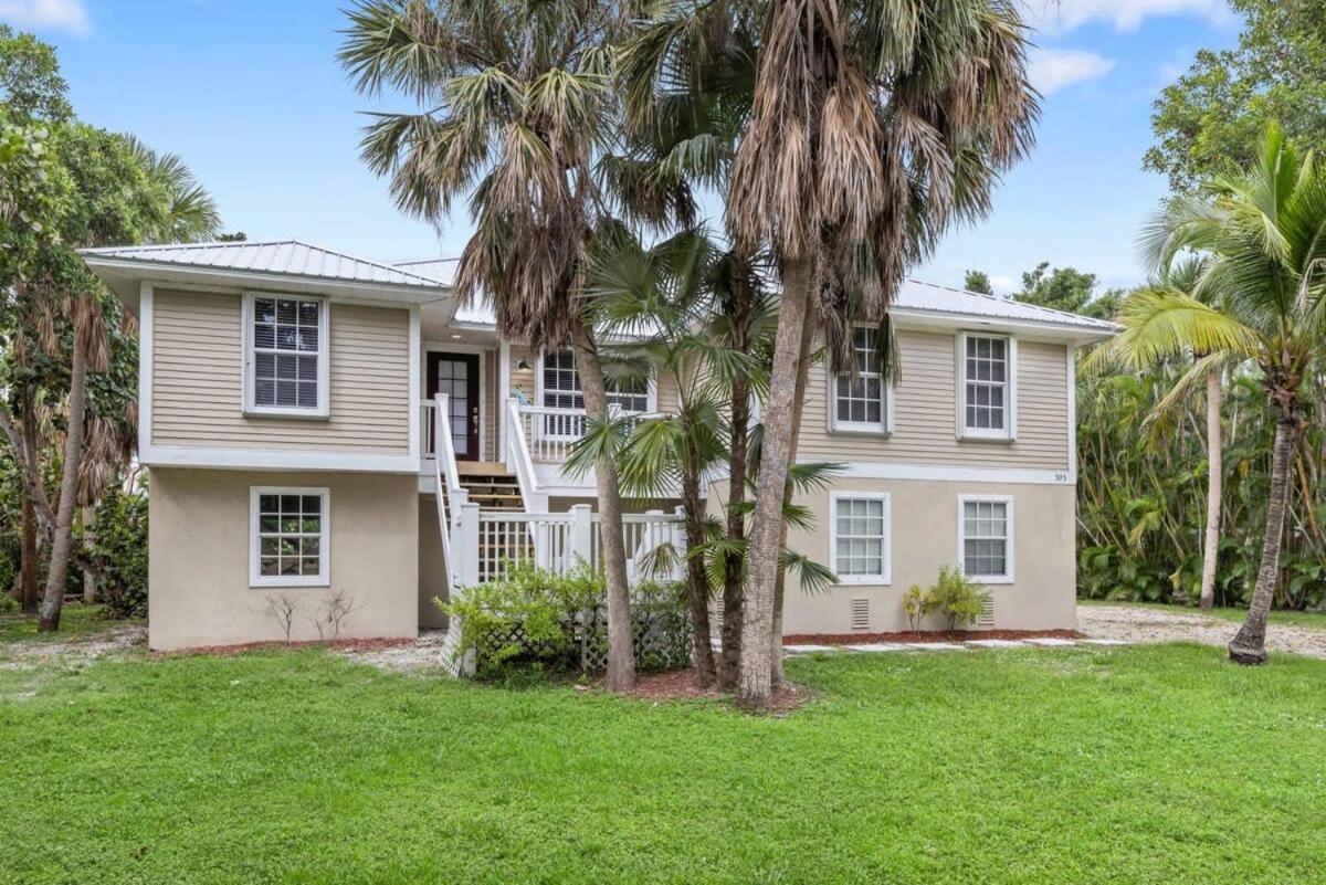 Palm Paradise- Charming Island Bungalow In Downtown Sanibel Exterior photo